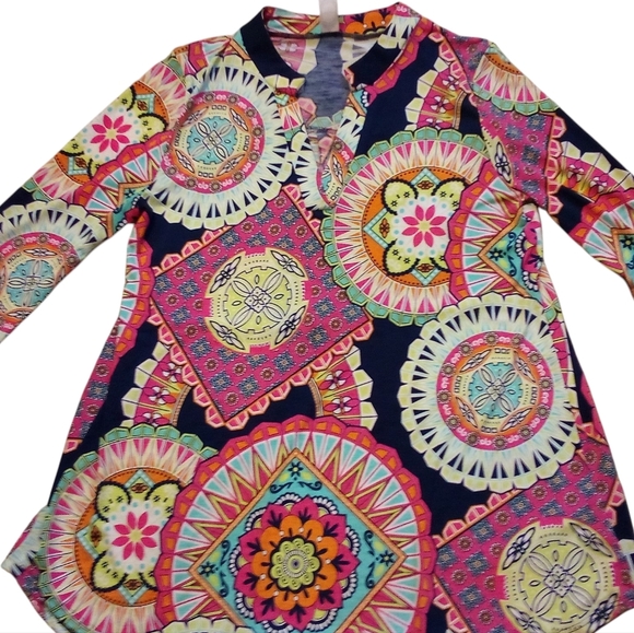 Honeyme - Multi Colored Tunic, 3/4 Sleeves W/Button, V-neck Size Small, Made USA - Picture 8 of 9